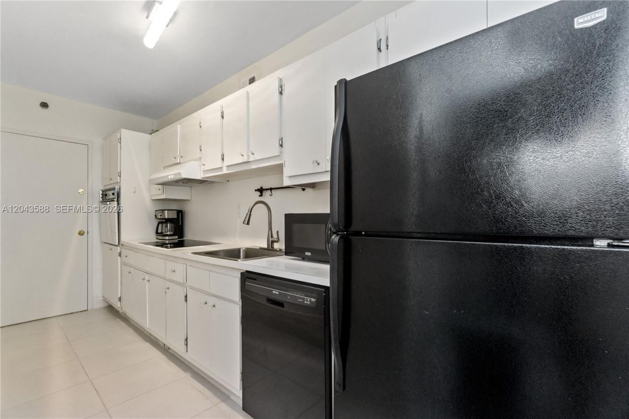 100 Lincoln Rd , Unit 306, Miami Beach, FL 33139 Photo