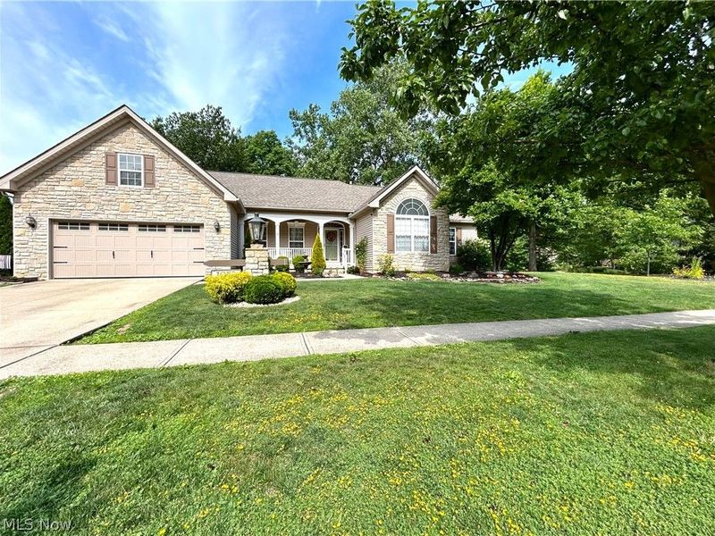 1052 Arrowhead Drive, Vermilion, OH 44089 Photo 2