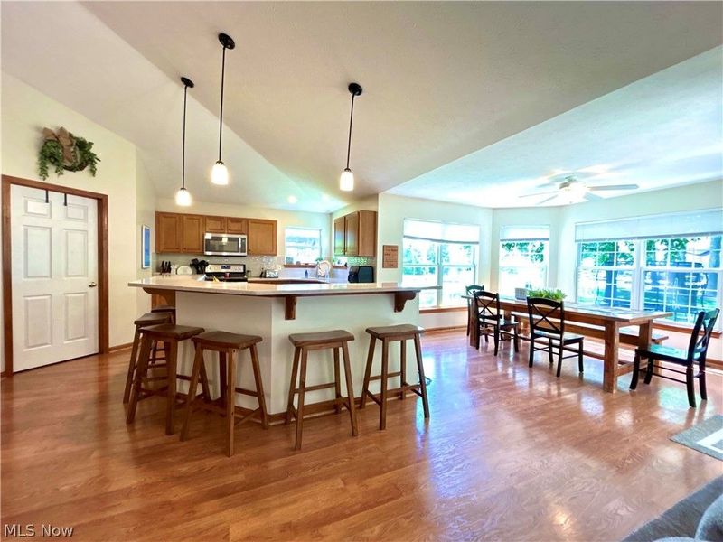 1052 Arrowhead Drive, Vermilion, OH 44089 Photo 5