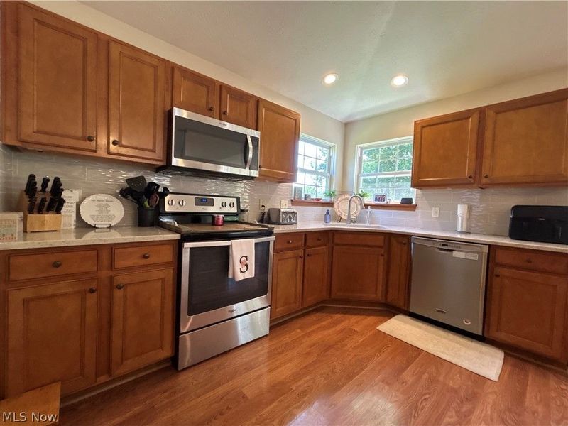 1052 Arrowhead Drive, Vermilion, OH 44089 Photo 9