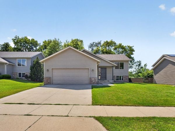 3909 46th Avenue NW, Rochester, MN 55901