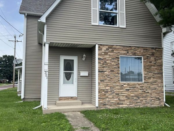 321 W VINE Street, Taylorville, IL 62568