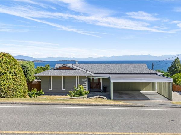 7158 Dickinson Rd , Lantzville, BC V0R 2H0