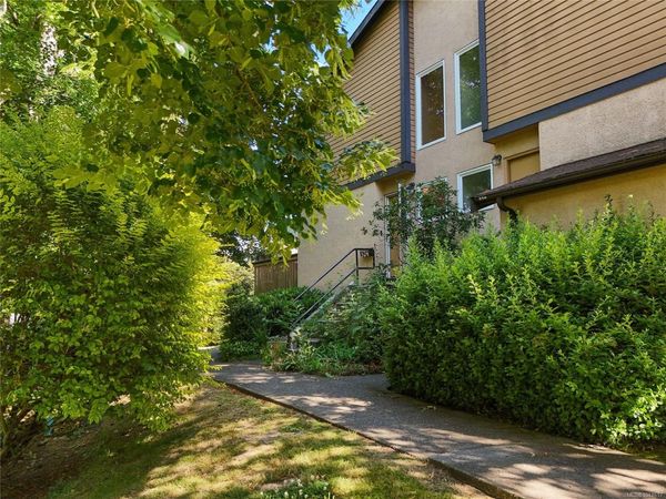 524 Crossandra Cres, Saanich, BC V8Z 6G3