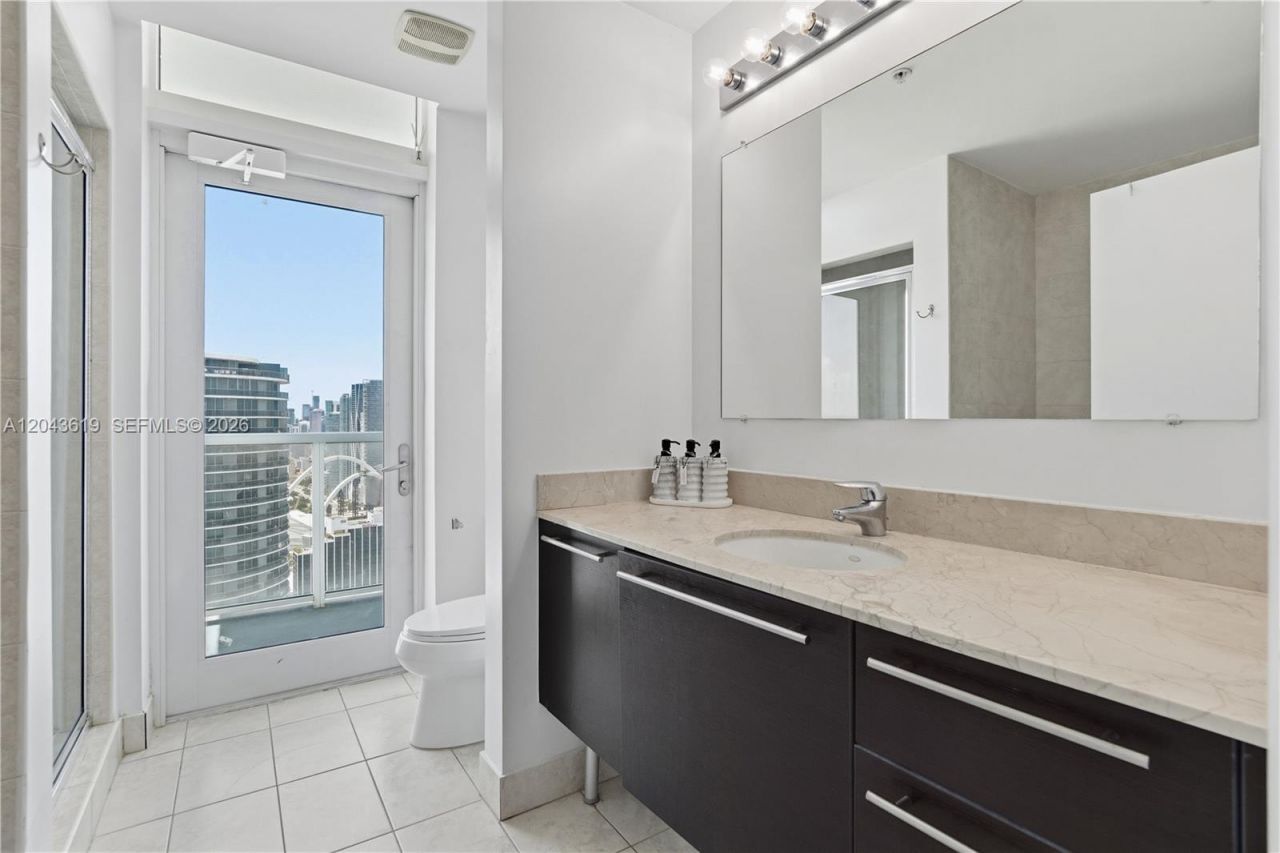 1900 N Bayshore Dr, Unit PH5006, Miami, FL 33132 Photo