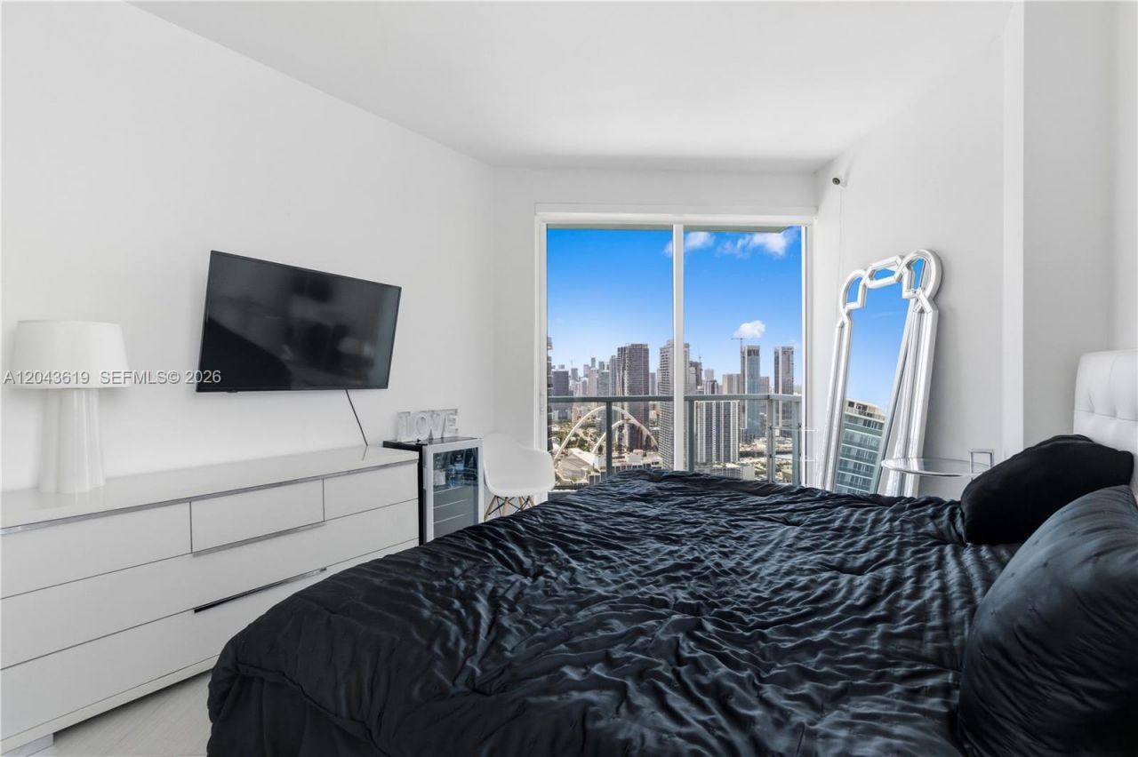 1900 N Bayshore Dr, Unit PH5006, Miami, FL 33132 Photo