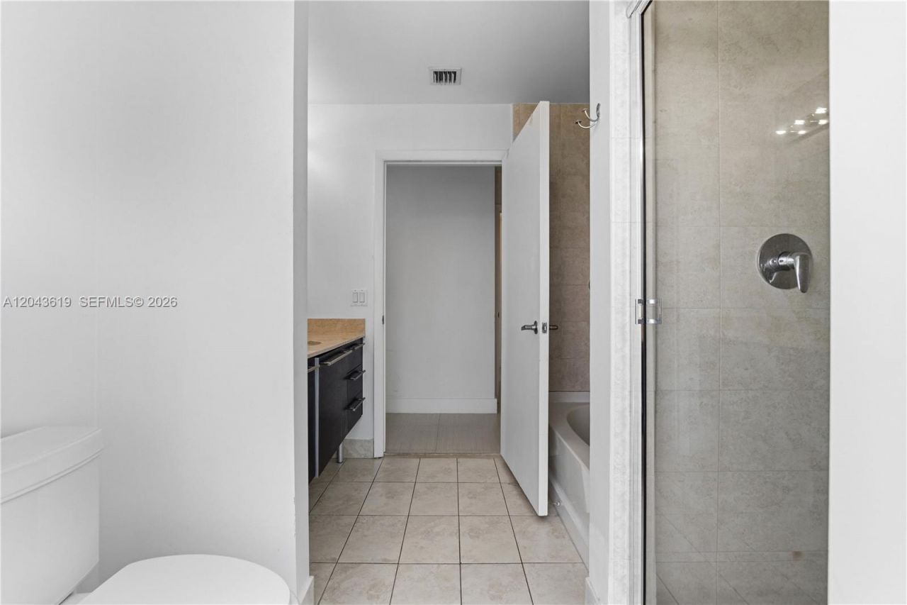 1900 N Bayshore Dr, Unit PH5006, Miami, FL 33132 Photo
