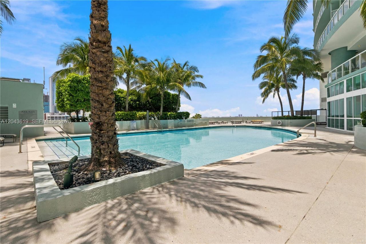 1900 N Bayshore Dr, Unit PH5006, Miami, FL 33132 Photo