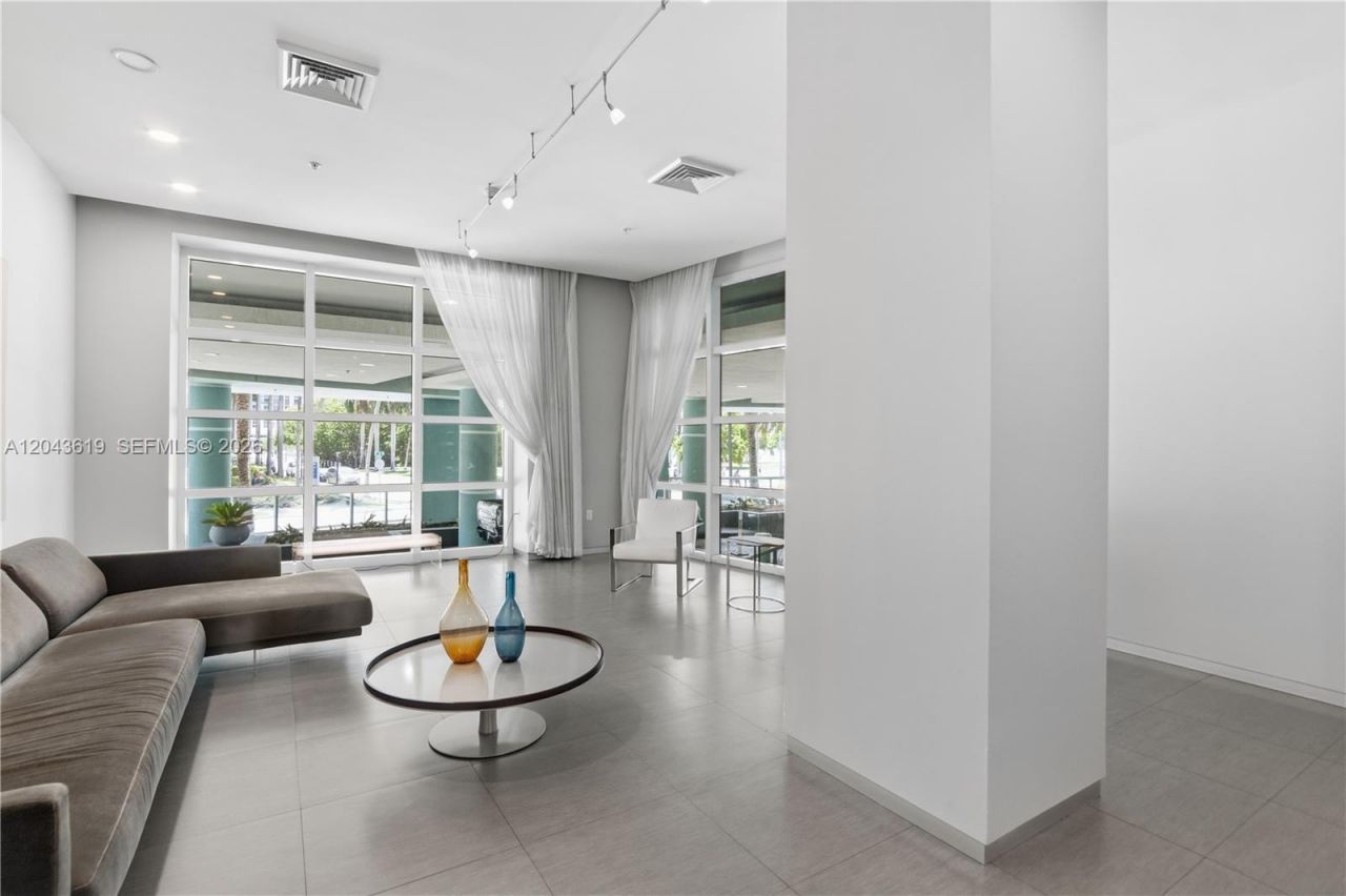 1900 N Bayshore Dr, Unit PH5006, Miami, FL 33132 Photo
