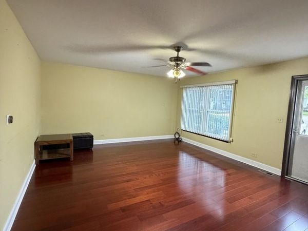 805 Bishop Court , Unit H, Schaumburg, IL 60194