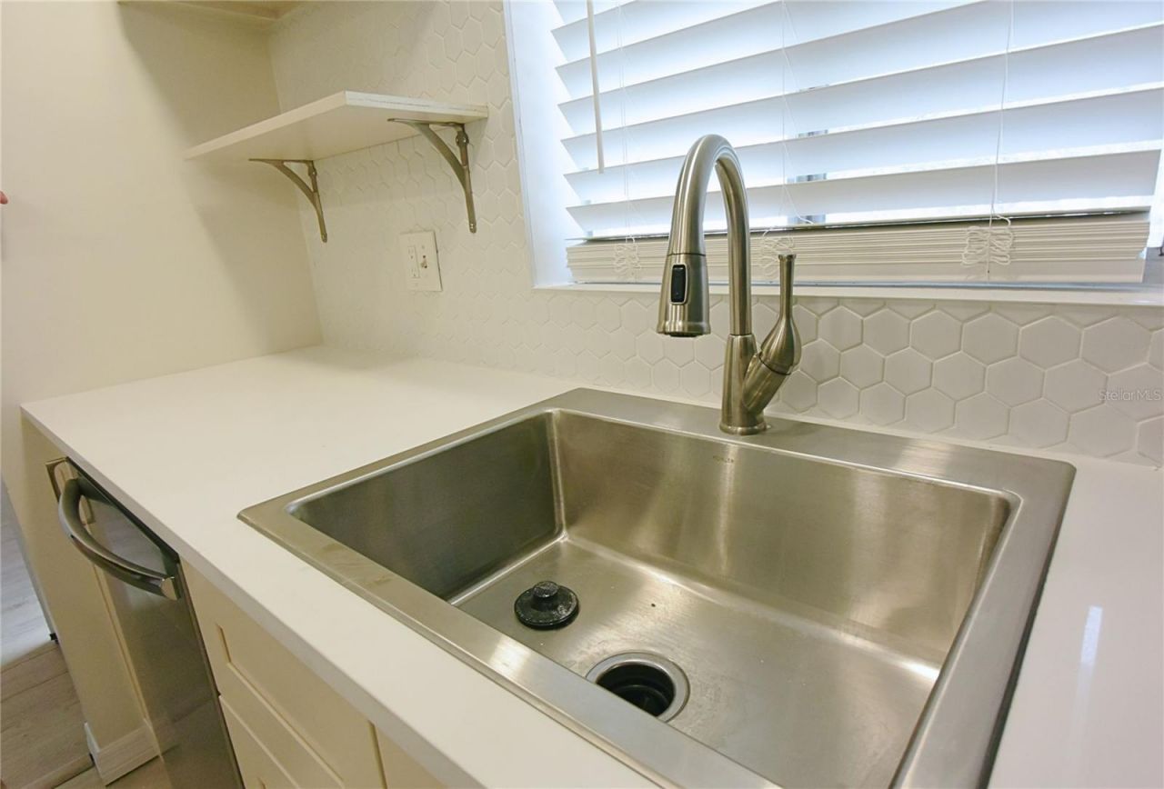 3751 S School Avenue, Unit 26, Sarasota, FL 34239 Photo