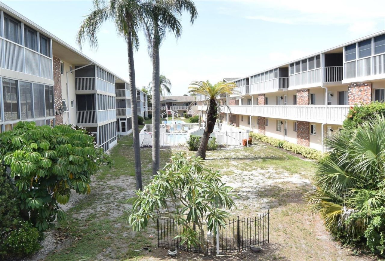 3751 S School Avenue, Unit 26, Sarasota, FL 34239 Photo