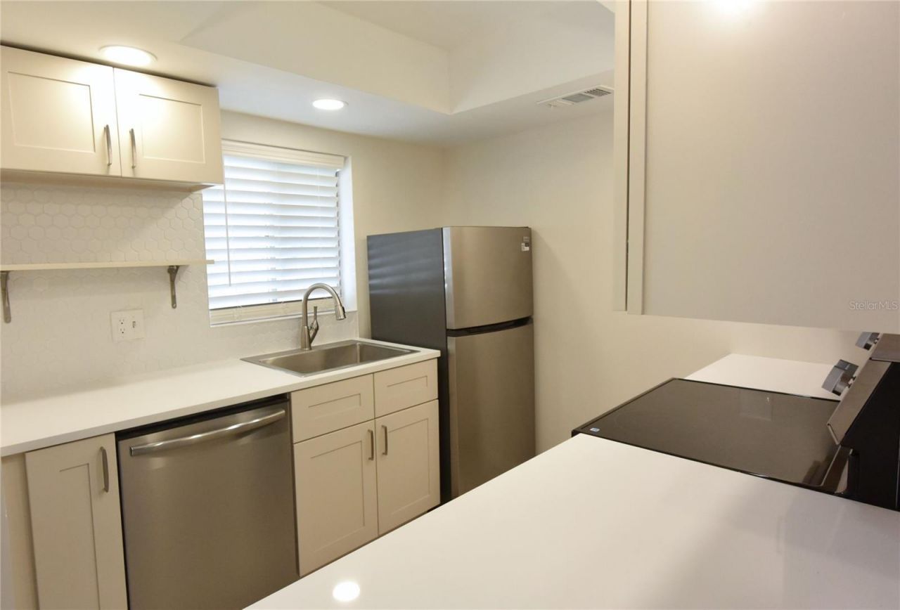 3751 S School Avenue, Unit 26, Sarasota, FL 34239 Photo