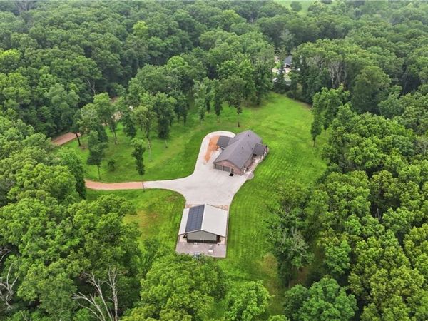 13520 Gooseberry Road, Bentonville, AR 72712