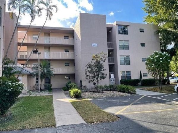 9495 Evergreen Pl , Unit 102, Davie, FL 33324
