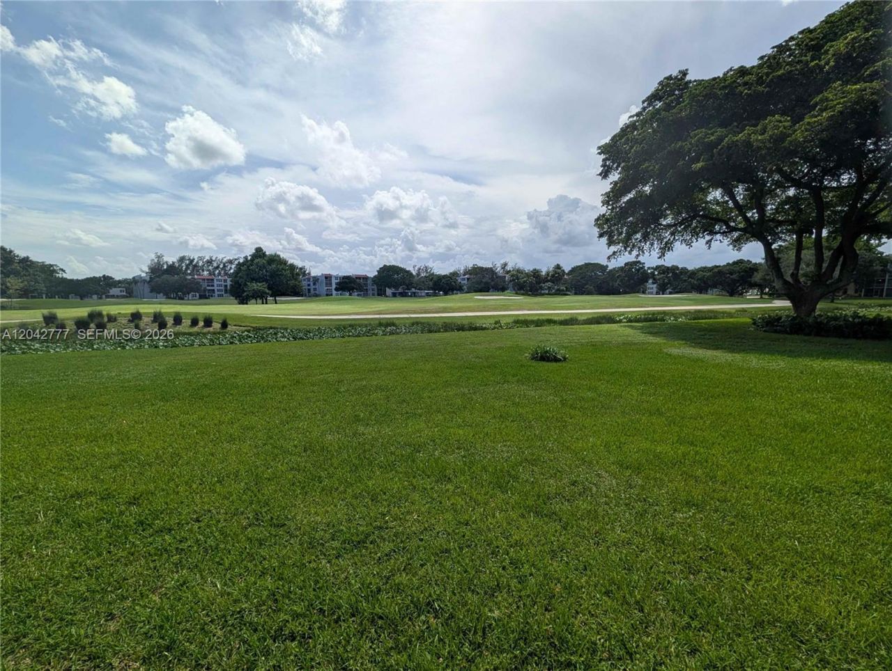 9495 Evergreen Pl , Unit 102, Davie, FL 33324 Photo