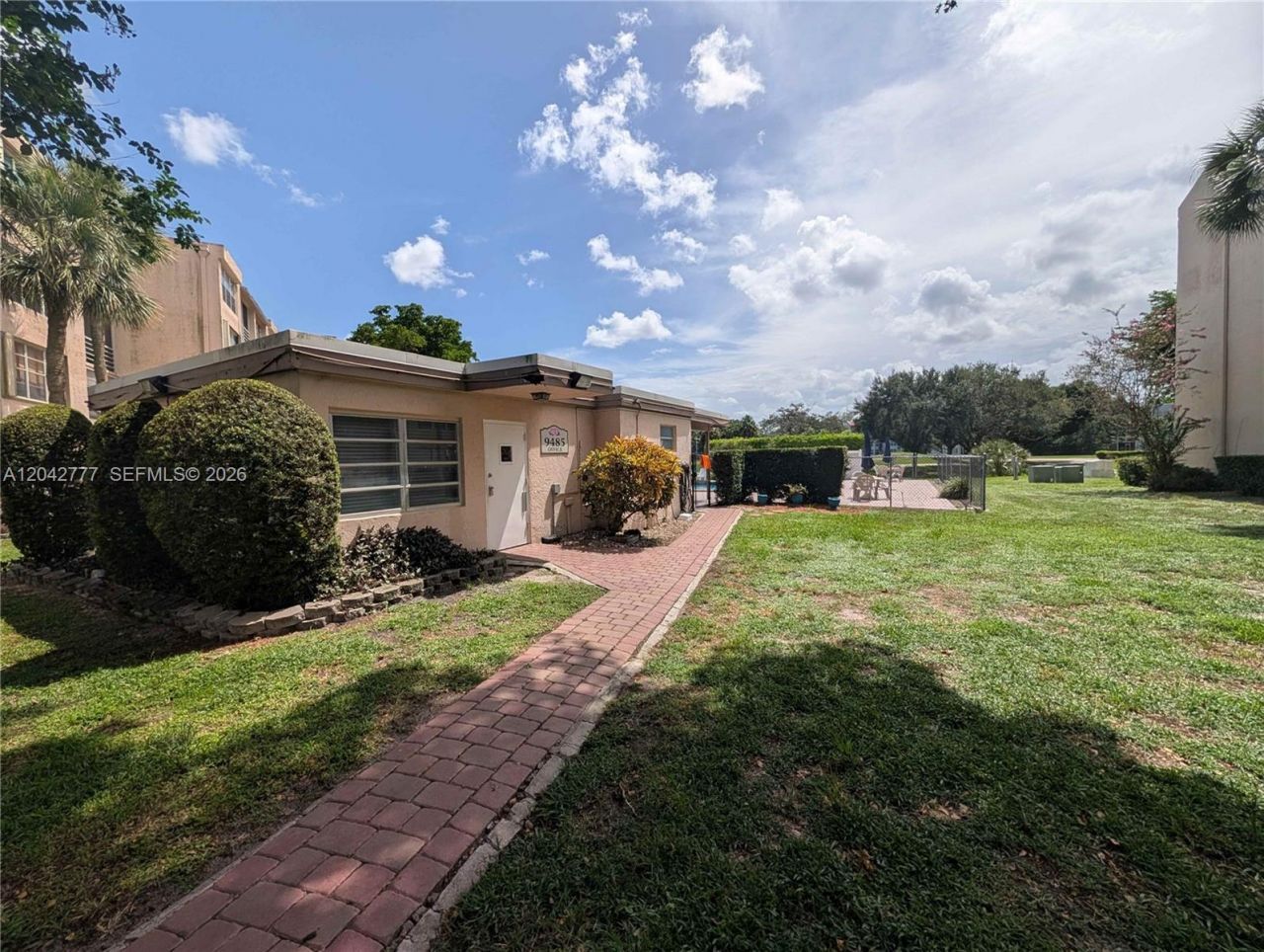 9495 Evergreen Pl , Unit 102, Davie, FL 33324 Photo