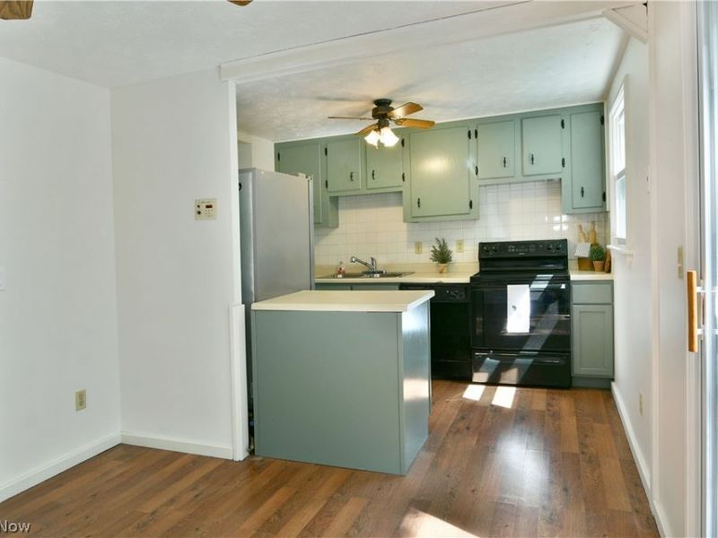 3678 Oakview Drive, Girard, OH 44420 Photo 19