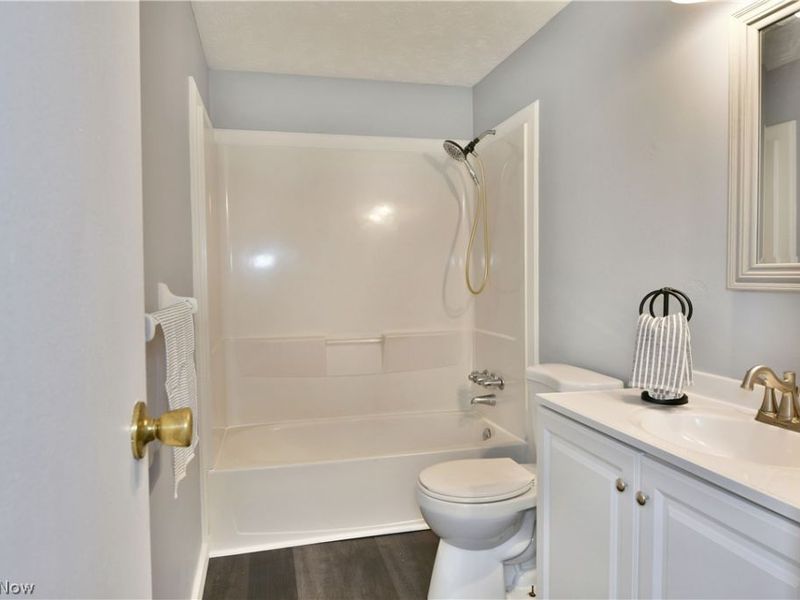 3678 Oakview Drive, Girard, OH 44420 Photo 28