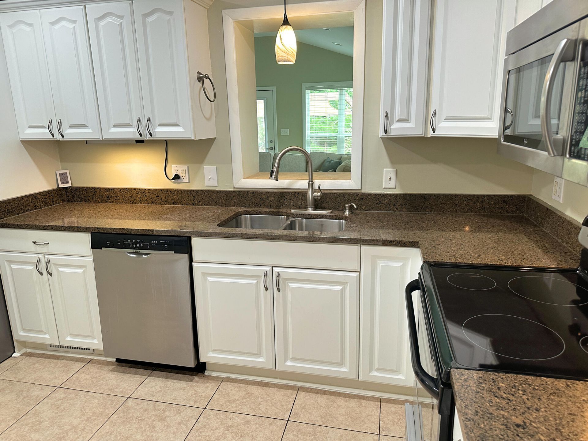 2039 Bishop Drive Photo 10