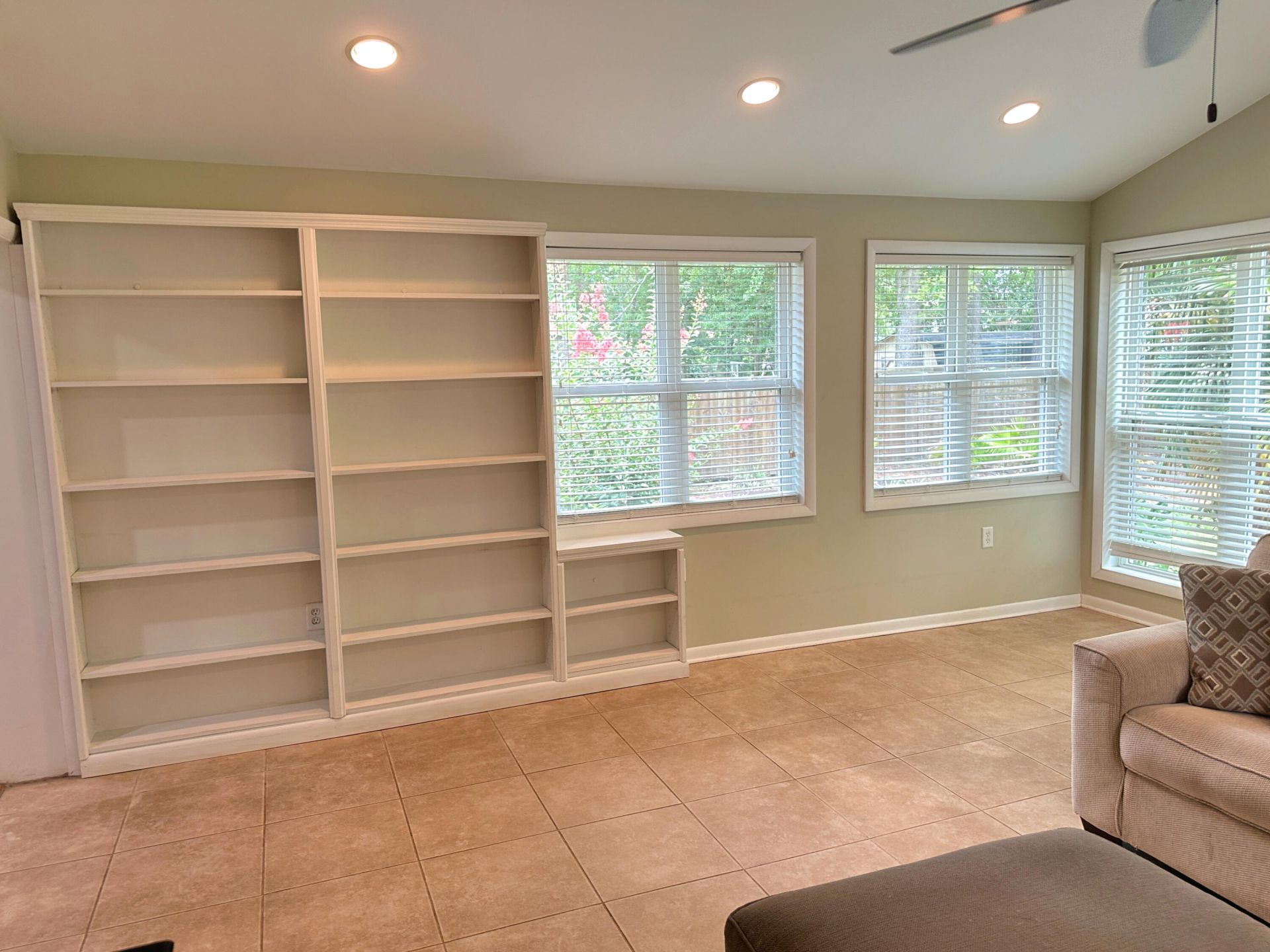 2039 Bishop Drive Photo 17