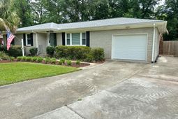 2039 Bishop Drive photo 4