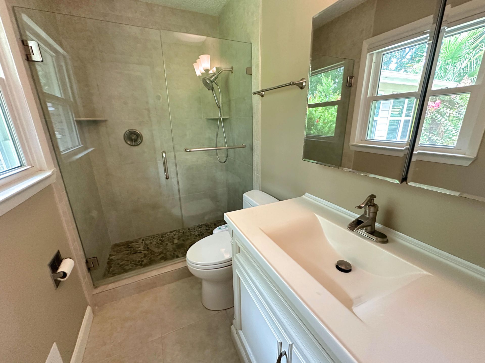 2039 Bishop Drive Photo 32