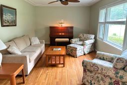 2039 Bishop Drive photo 4