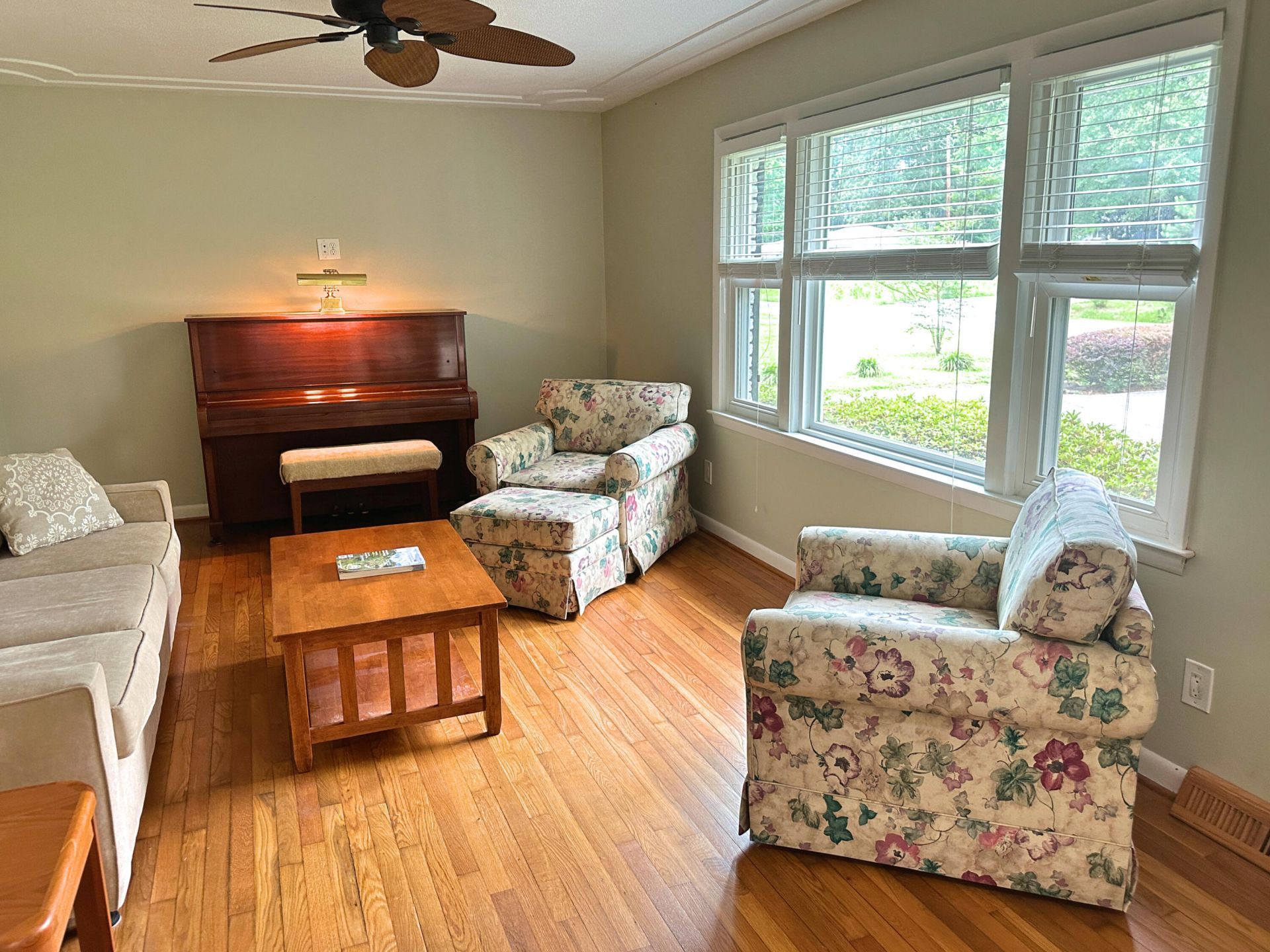 2039 Bishop Drive Photo 6