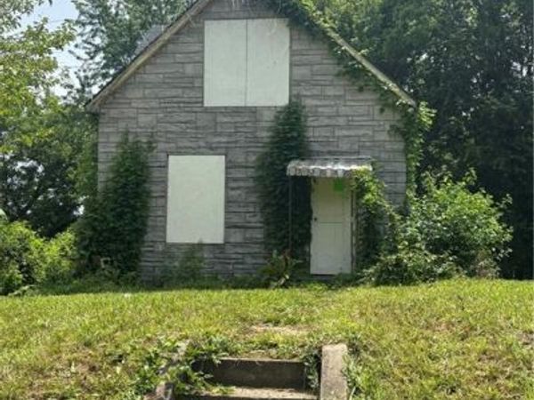 2221 Garfield Avenue, Kansas City, KS 66104