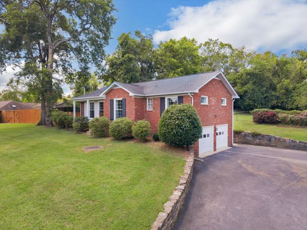 126 Medearis Dr , Old Hickory, TN 37138