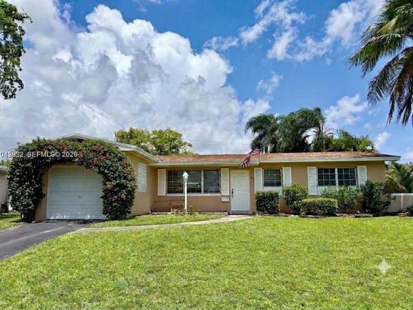 830 SW 64th Pkwy , Pembroke Pines, FL 33023