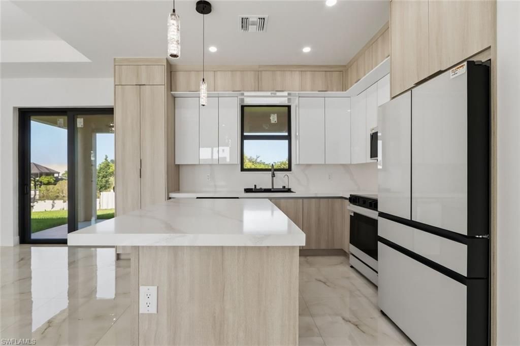 124 SE 2nd Ave, Cape Coral, FL 33990 Photo