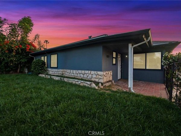 7027 Gloria Avenue, Lake Balboa, CA 91406