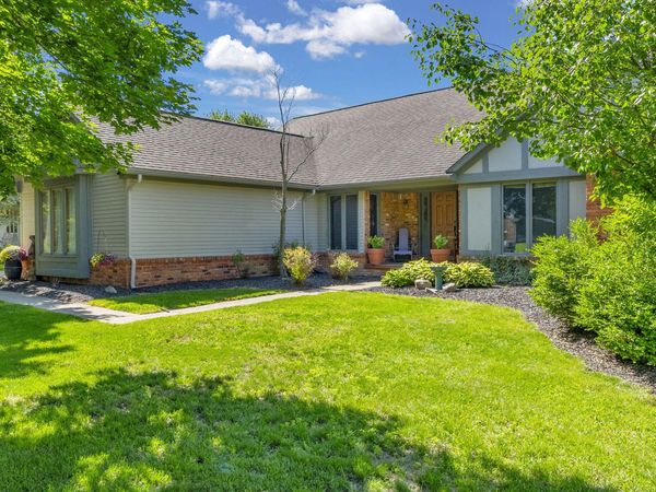 1198 Ridgeview Circle, Lake Orion, MI 48362