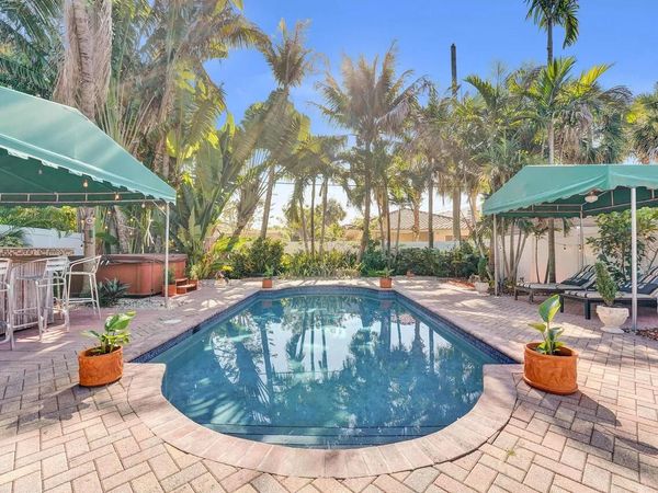 1036 NE 9th Avenue, Fort Lauderdale, FL 33304