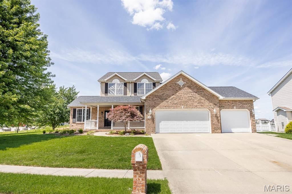 301 Whetstone Lane, Mascoutah, IL 62258 Main Photo