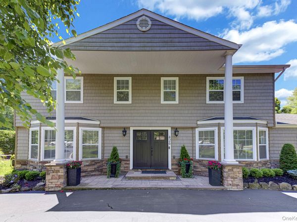 426 Wolf Hill Road , Dix Hills, NY 11746