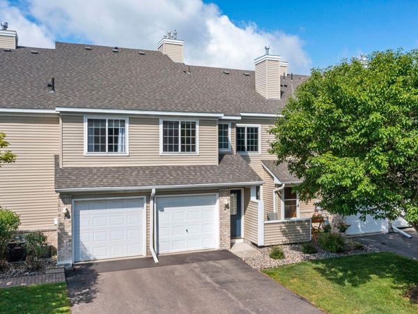 2225 Ranchview Lane N, Unit 2, Plymouth, MN 55447