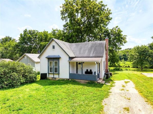 323 N Clinton Street, Brookfield, MO 64628