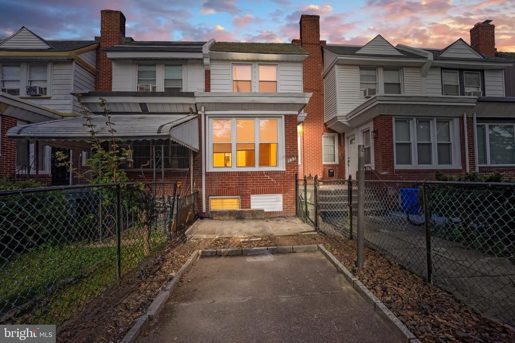 7337 E WALNUT LANE , PHILADELPHIA, PA 19138
