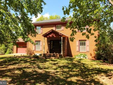 11 HICKORY LANE, WOODSTOCK, VA 22664