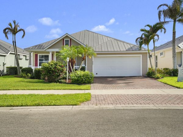 442 NE Leaping Frog Way, Port St. Lucie, FL 34983