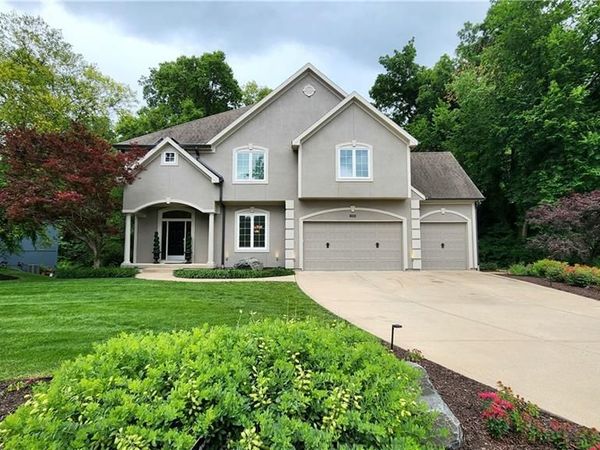 10202 NW RIVER HILLS Drive, Parkville, MO 64152