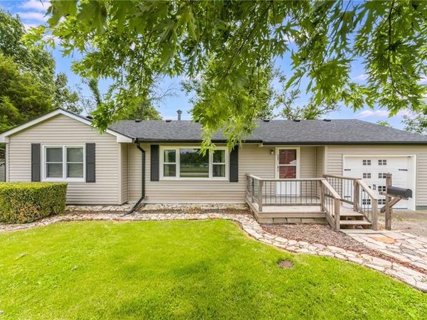 503 E Mckissock Street, Knob Noster, MO 65336