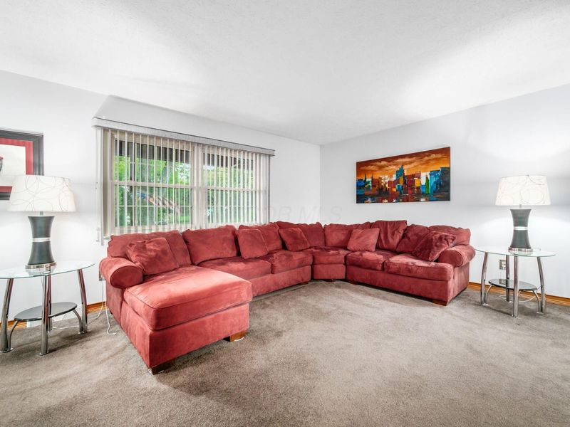 6329 Bellmeadow Drive, Columbus, OH 43229 Photo 8