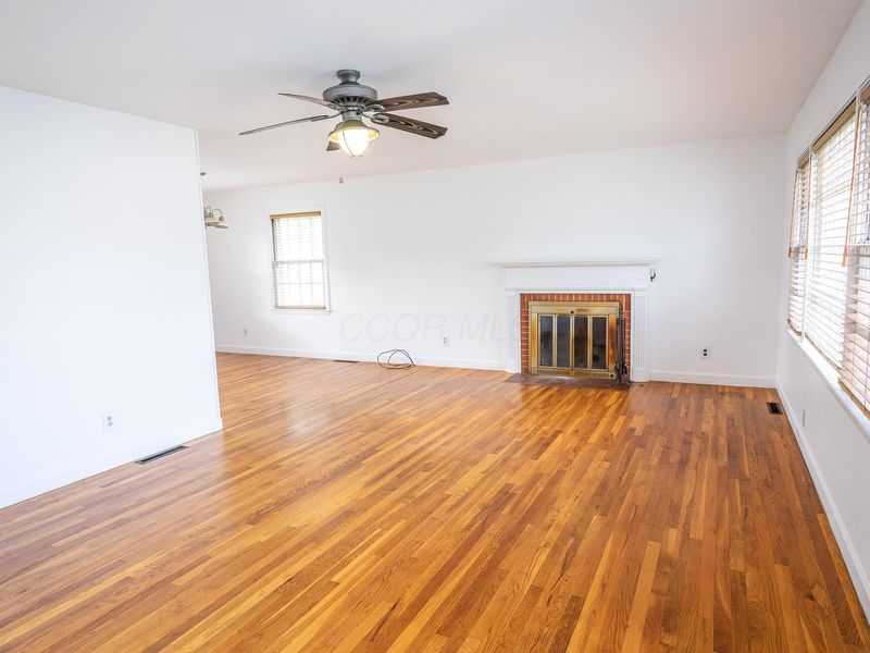 4978 Taunton Way, Columbus, OH 43228 Photo 2