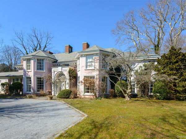 1 Pond Road , Glen Cove, NY 11542