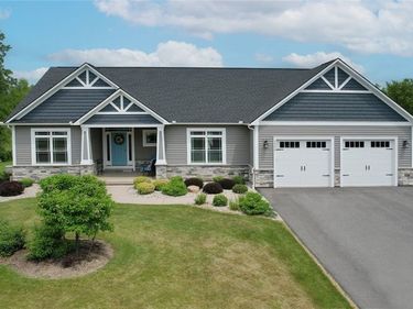 3036 Chillingham Way, Baldwinsville, NY 13027