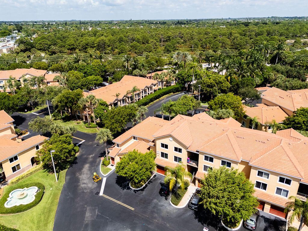 500 Scotia Drive, Unit 302, Hypoluxo, FL 33462 Photo